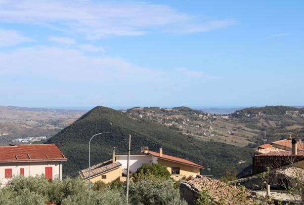 Property for Sale in Civitella Messer Raimondo town Chieti Province, in Abruzzo Central Italy. Property for Sale in Civitella Messer Raimondo town Chieti Province, in Abruzzo Central Italy.