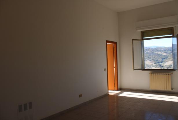 Property for Sale in Bomba town Chieti Province, in Abruzzo Central Italy. Property for Sale in Bomba town Chieti Province, in Abruzzo Central Italy.