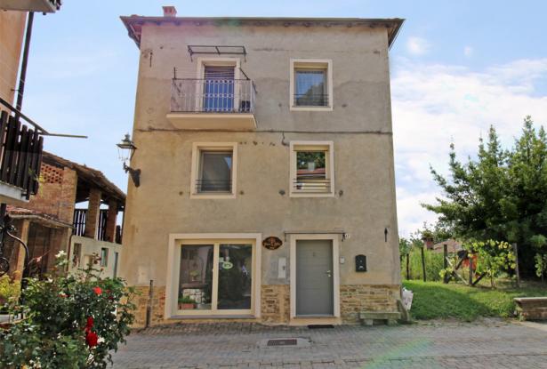 A Bed & Breakfast in the High Langhe Hills - PRD003 0