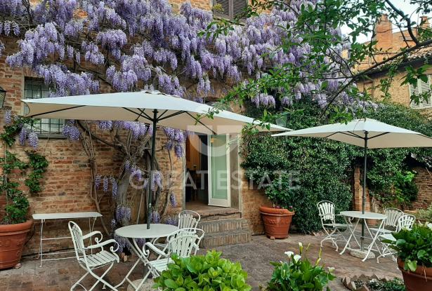 Il giardino d'estate nel Borgo 9 Il giardino d'estate nel Borgo 9