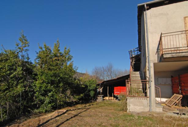 Country House with over 4.5 Hectares of Land in a Hamlet - MZN060 8