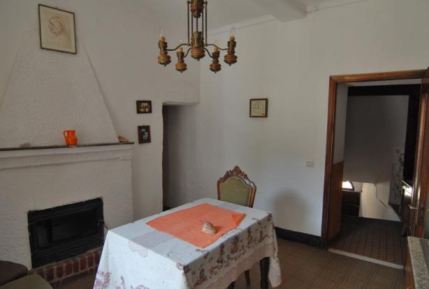 town house for sale in Murazzano town house for sale in Murazzano