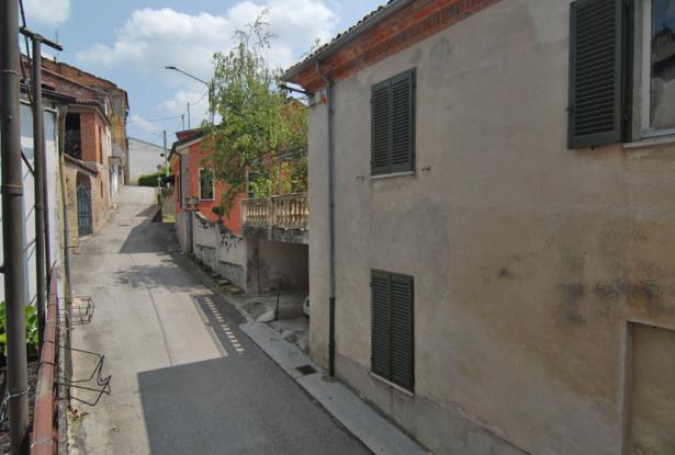 town house for sale in Murazzano town house for sale in Murazzano