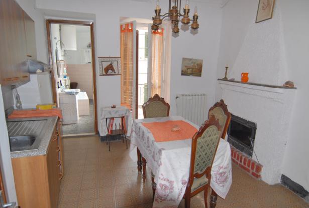 town house for sale in Murazzano town house for sale in Murazzano