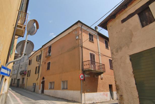 town house for sale in Murazzano town house for sale in Murazzano