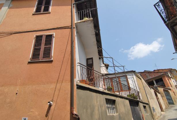 town house for sale in Murazzano town house for sale in Murazzano