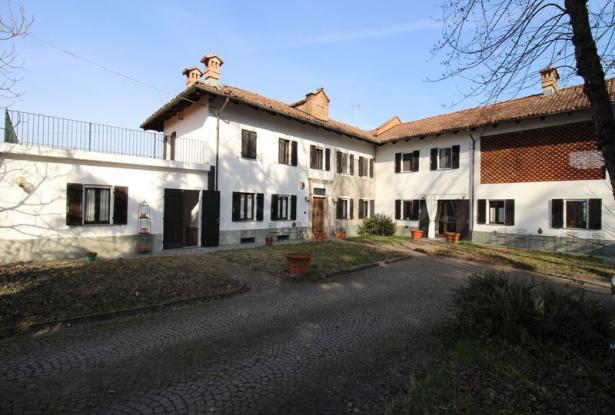 Country house for sale in langhe area Country house for sale in langhe area