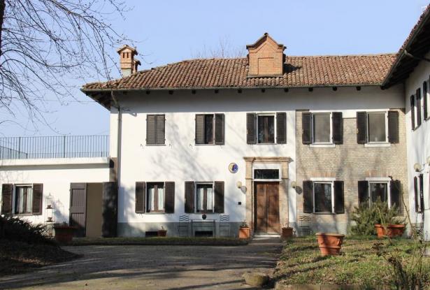 Country house for sale in langhe area Country house for sale in langhe area