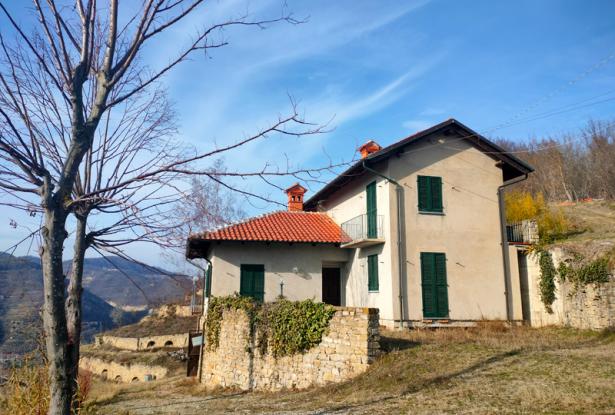 Country house for sale in langhe area Country house for sale in langhe area