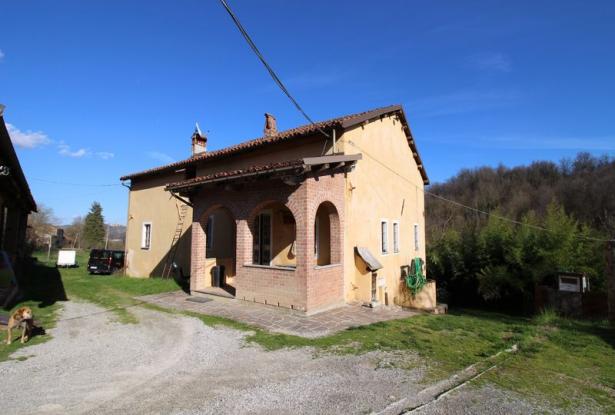 Ancient Country House in the Hills Surrounding the South Piemontese Town of Mondovì 1
