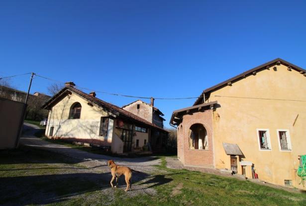 Ancient Country House in the Hills Surrounding the South Piemontese Town of Mondovì 13