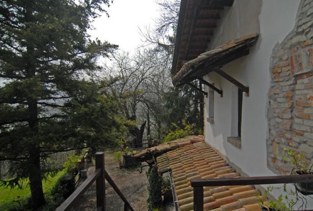 In a Commanding Position with Fine Views, a Farmhouse with Nearly 5 Hectares of Land in a Single Plot 20