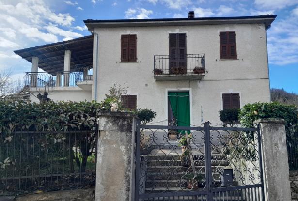 A Delightful Villa in a Hamlet in the Municipality of Camerana / CMR008