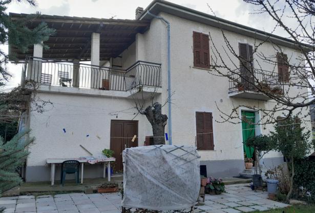 A Delightful Villa in a Hamlet in the Municipality of Camerana / CMR008
