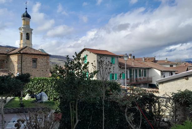 A Delightful Villa in a Hamlet in the Municipality of Camerana / CMR008