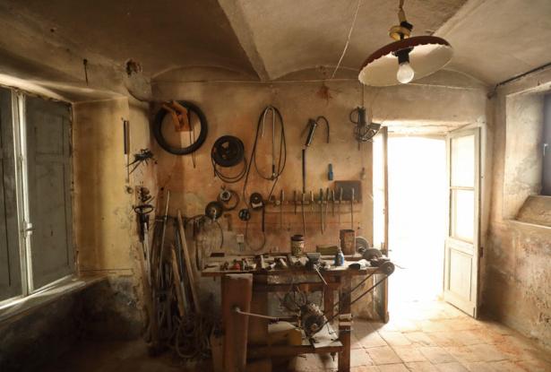 A House in the Village with Inner Courtyard / NVL014 A House in the Village with Inner Courtyard / NVL014