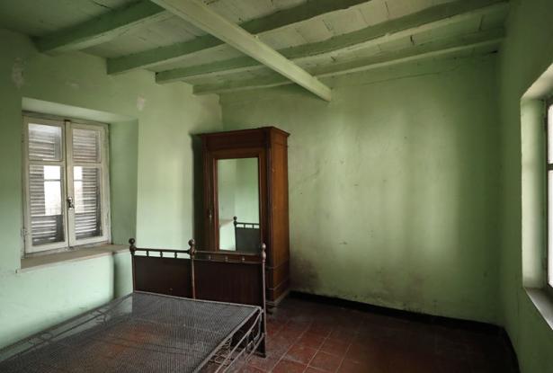 A House in the Village with Inner Courtyard / NVL014 A House in the Village with Inner Courtyard / NVL014