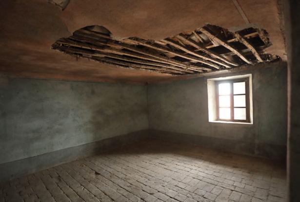 A House in the Village with Inner Courtyard / NVL014 A House in the Village with Inner Courtyard / NVL014