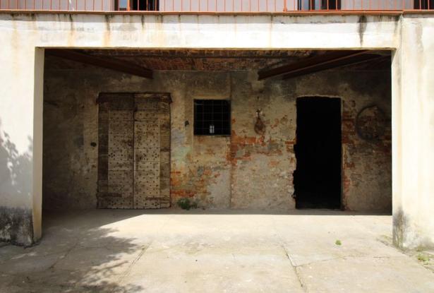 A House in the Village with Inner Courtyard / NVL014 A House in the Village with Inner Courtyard / NVL014
