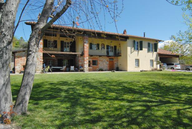 Country House with 6 Hectares of Land and Lake Views / BRI003 Country House with 6 Hectares of Land and Lake Views / BRI003
