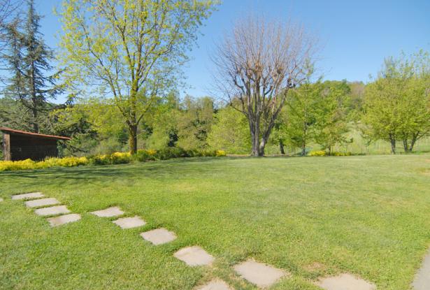 Country House with 6 Hectares of Land and Lake Views / BRI003 Country House with 6 Hectares of Land and Lake Views / BRI003