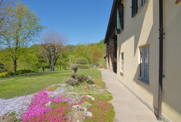 Country House with 6 Hectares of Land and Lake Views / BRI003 Country House with 6 Hectares of Land and Lake Views / BRI003