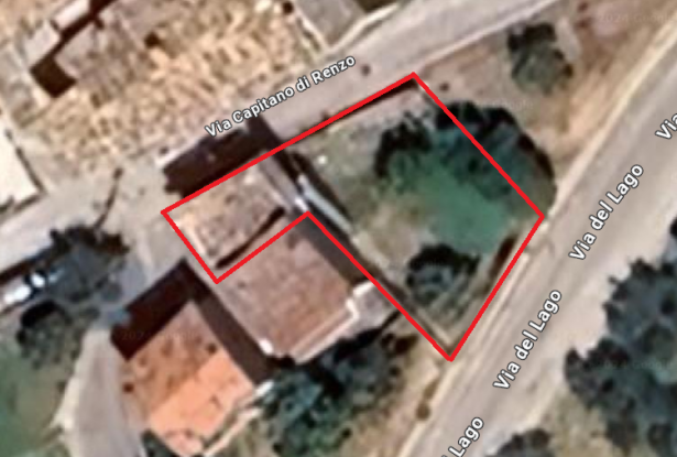 Stone town house, 100sqm garden, renovated, 2 bathrooms, with beautiful views, historic center, light, easy access, 200 meters to coffee shop, 2km to Lake Bomba 1