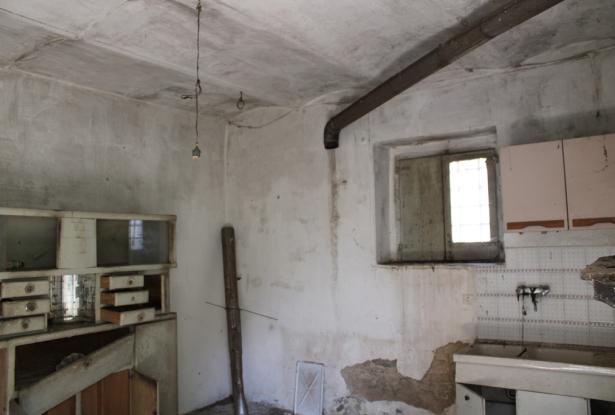 Detached, 1950s, brick 150sqm farmhouse, 4km to beach with 2 hectares of flat land with olives and vines, 2 outbuildings, no neighbours  8