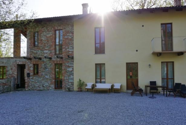 Country house with 3 residential units in Castellino Tanaro / CST005 10