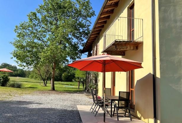 Country house with 3 residential units in Castellino Tanaro / CST005