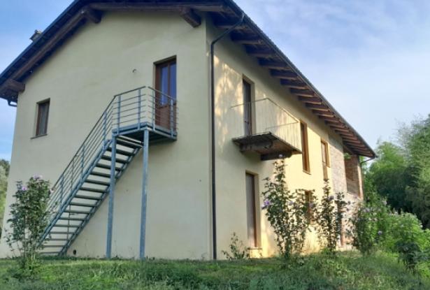 Country house with 3 residential units in Castellino Tanaro / CST005 4