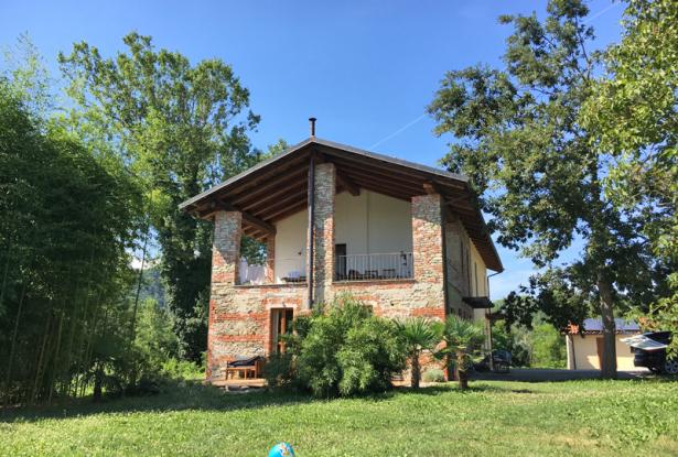 Country house with 3 residential units in Castellino Tanaro / CST005
