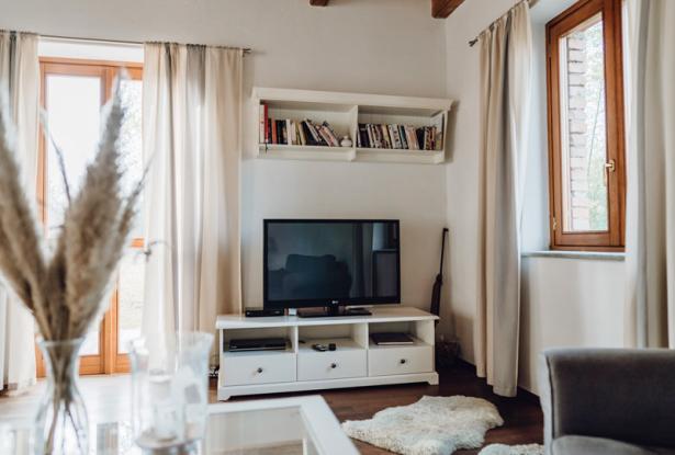 Country house with 3 residential units in Castellino Tanaro / CST005