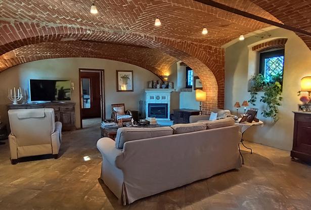 Charming Restored Piemontese Coutry House with Garden /BVG11 4