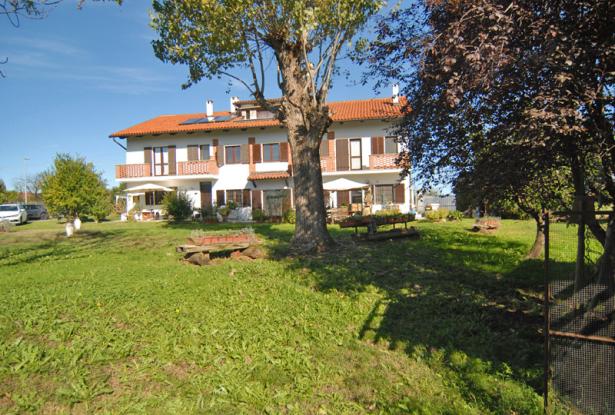 Restored Country House with Large Garden on the Edge of the Village /SMR001 Restored Country House with Large Garden on the Edge of the Village /SMR001