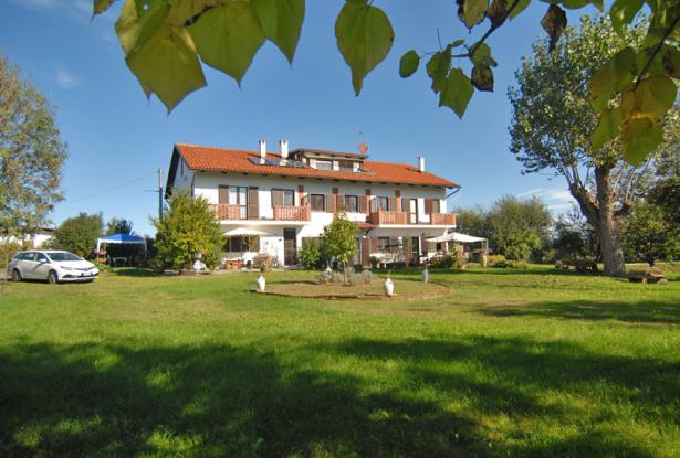 Restored Country House with Large Garden on the Edge of the Village /SMR001 Restored Country House with Large Garden on the Edge of the Village /SMR001