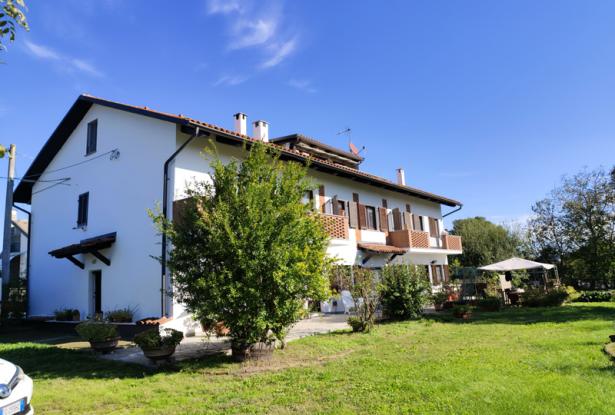 Restored Country House with Large Garden on the Edge of the Village /SMR001 Restored Country House with Large Garden on the Edge of the Village /SMR001
