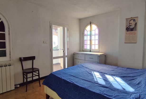 A Country House with Garden and Panoramic Views onto the Mountains / CLV024 A Country House with Garden and Panoramic Views onto the Mountains / CLV024