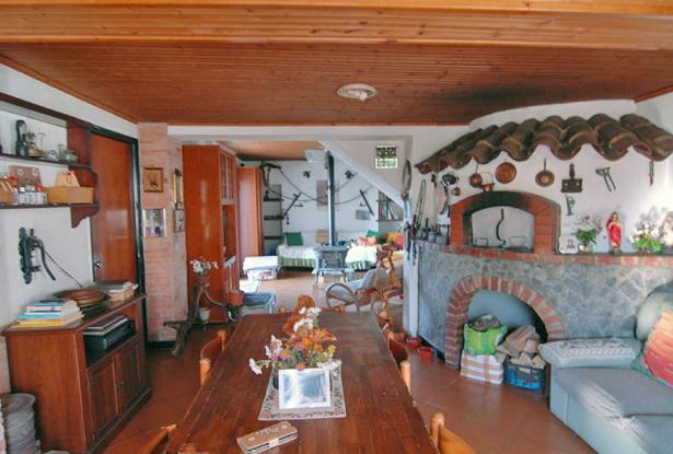 A Country House with Garden and Panoramic Views onto the Mountains / CLV024 A Country House with Garden and Panoramic Views onto the Mountains / CLV024