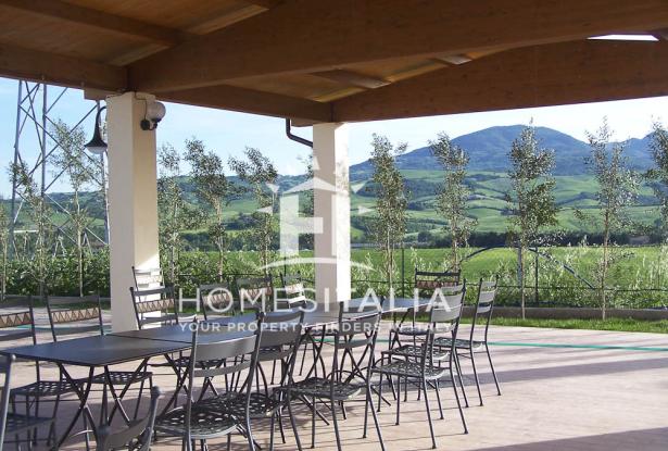 Beautifully renovated complex with pool 52