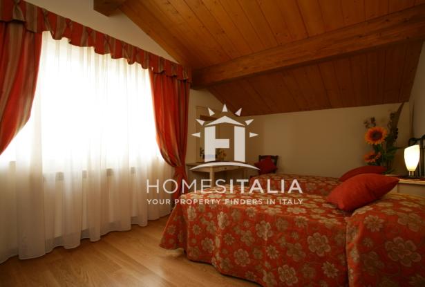 Beautifully renovated complex with pool 28