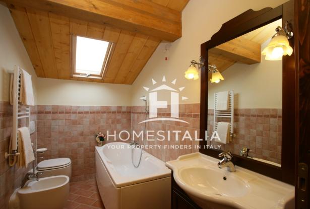 Beautifully renovated complex with pool 32
