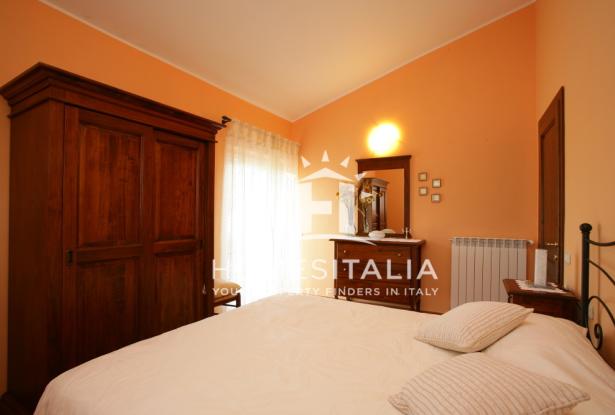 Beautifully renovated complex with pool 34
