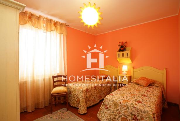 Beautifully renovated complex with pool 5