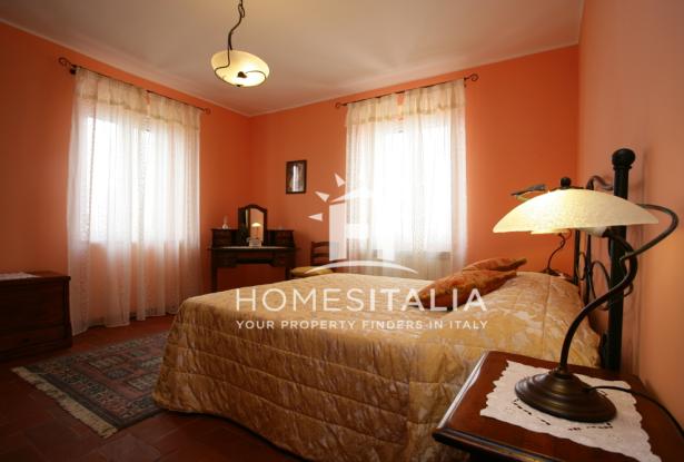 Beautifully renovated complex with pool 6