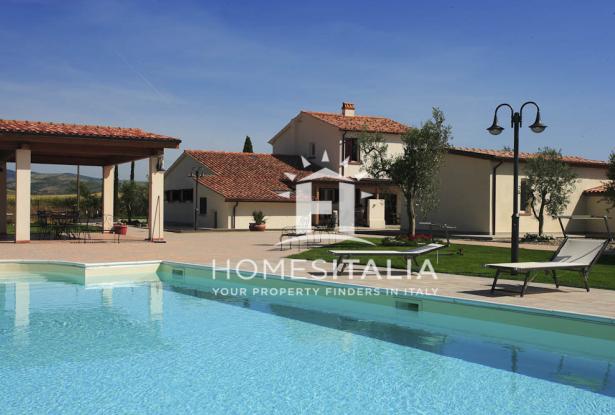 Beautifully renovated complex with pool 49