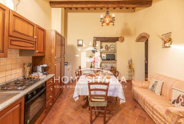 Authentic Tuscan farmhouse with pool, garden & panoramic views 9