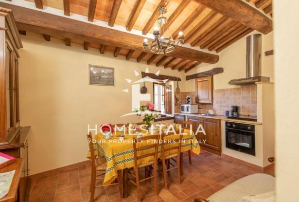 Authentic Tuscan farmhouse with pool, garden & panoramic views 11