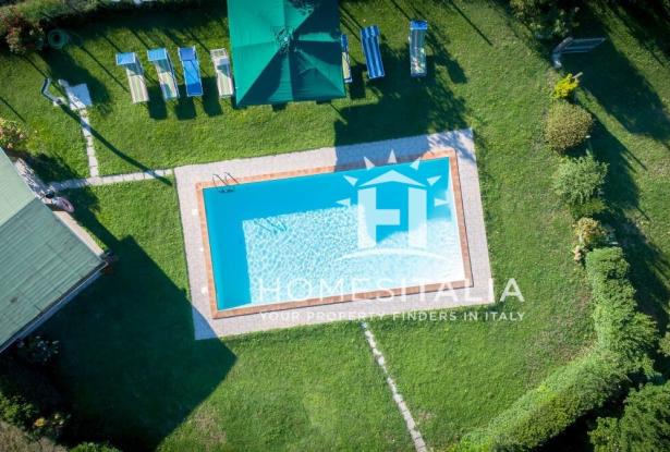 Authentic Tuscan farmhouse with pool, garden & panoramic views 1