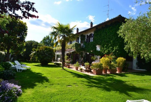 Wonderful villa with private beach on Lake Bolsena Garden